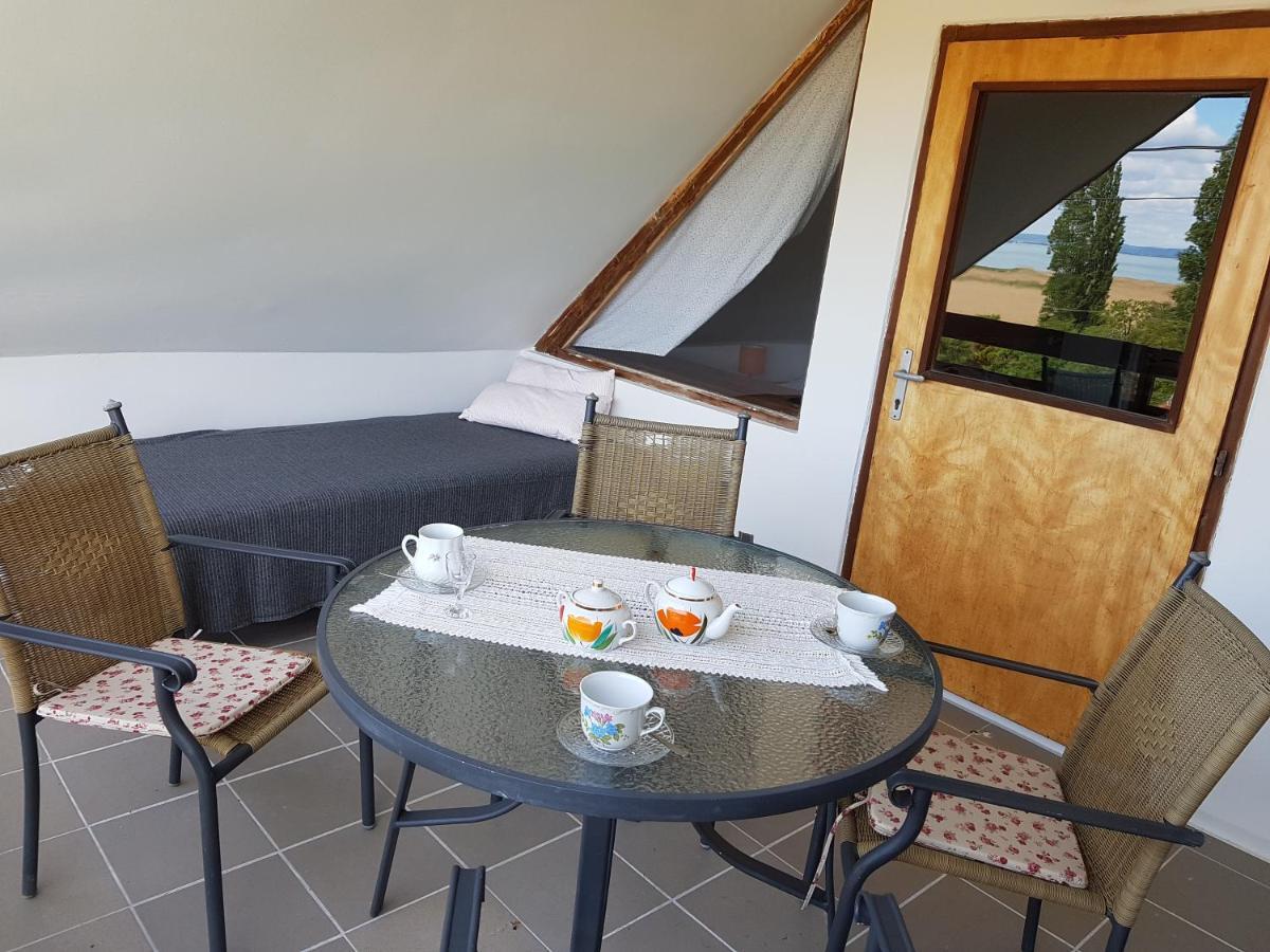 Kilatas A Tora Apartman Szigliget Bagian luar foto